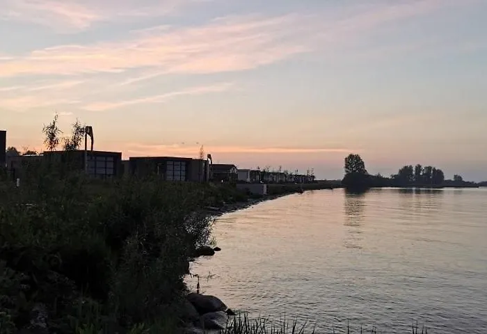 度假居 Enkhuizer Aiwenore Dritte Reihe Mit Zaun Haus Nr 246 恩克赫伊曾